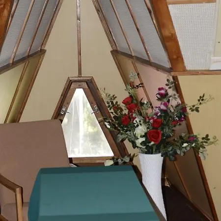 Konopiste Nova Myslivna Hostel *